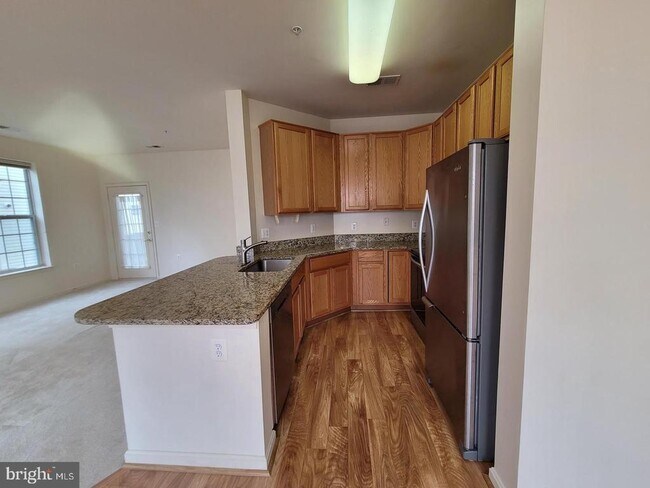 Building Photo - 6480 Cheyenne Dr