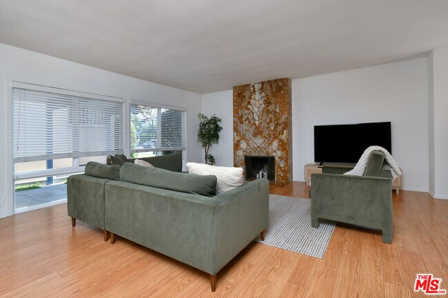 Building Photo - 6133 Maryland Dr