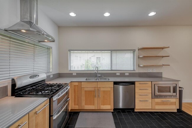Building Photo - 5517 Agatha Cir