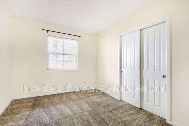 Building Photo - 7956 S Vincennes Way