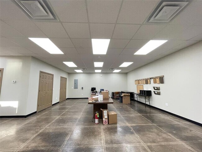 Building Photo - 404 Pikes Peak Rd
