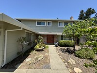 Building Photo - 4825 Rockland Way