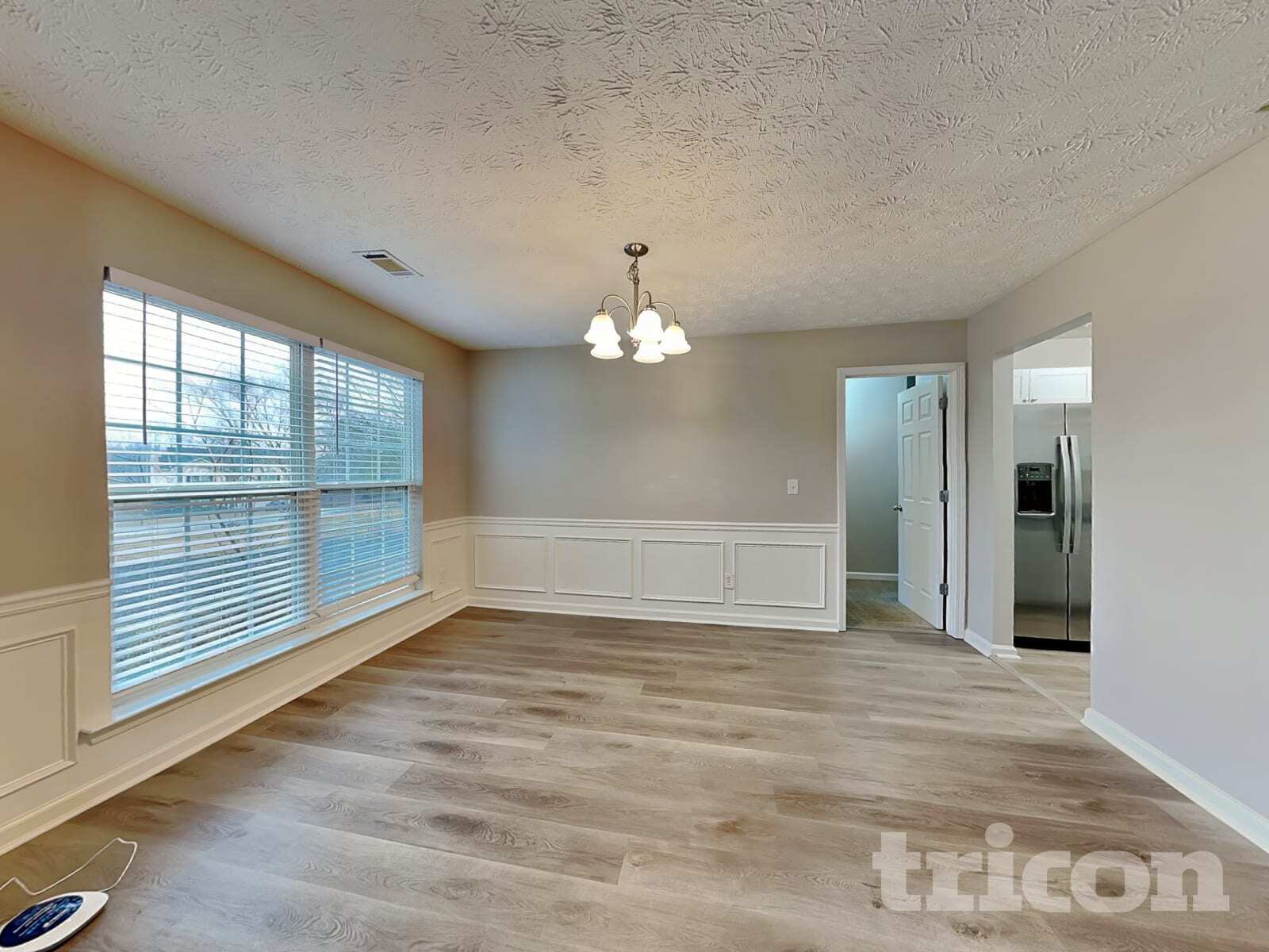 Building Photo - 1049 Octavia Ct