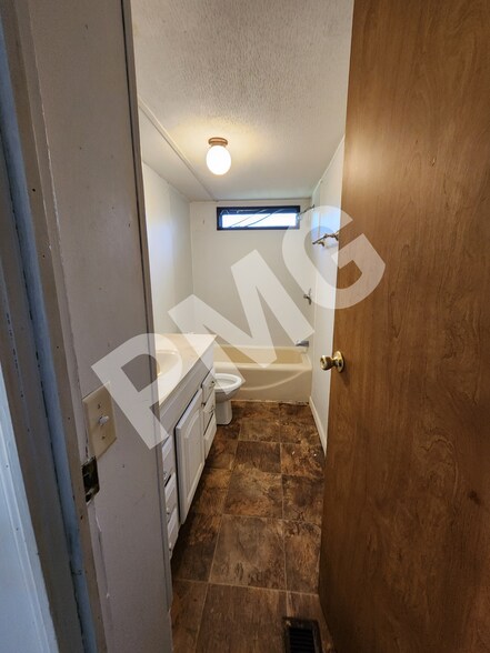Building Photo - 306 Gethsemane Dr