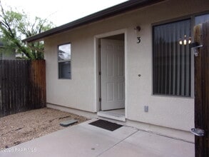 Building Photo - 9641 E Lakeshore Dr