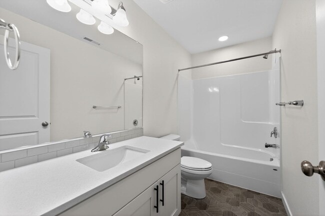 Building Photo - 2595 S Ginger St