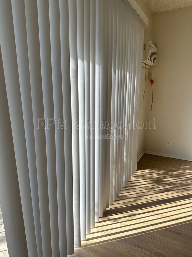 Building Photo - 4350 Troost Ave