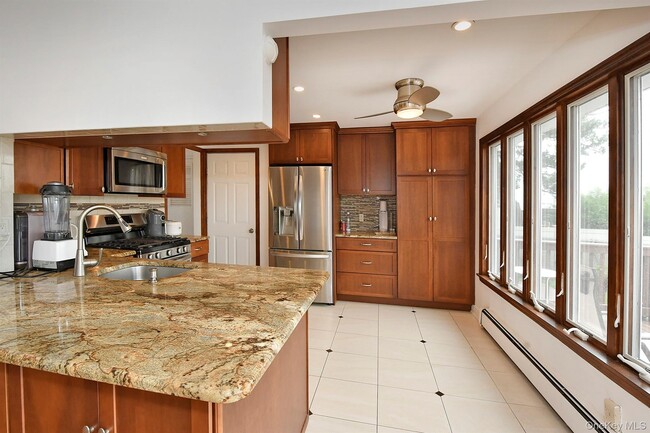 Building Photo - 3544 Woodward St