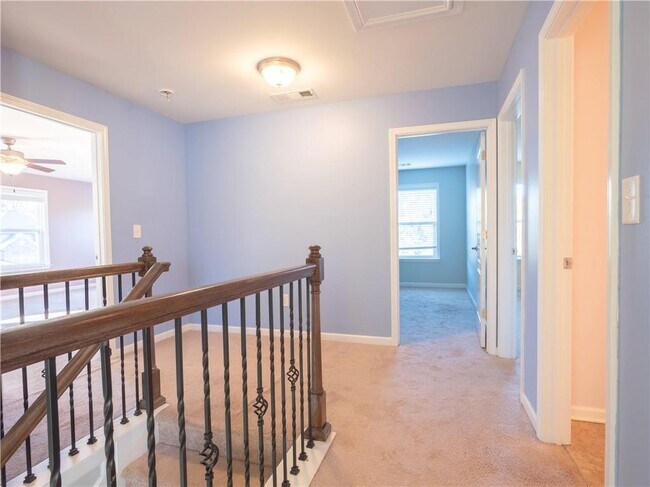 Building Photo - 4550 Farmstead Dr