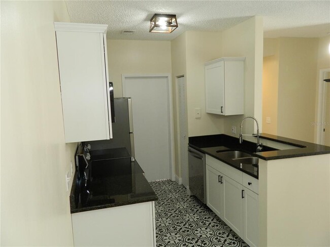 Building Photo - 709 Secret Harbor Ln