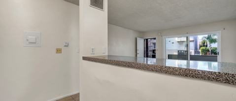 Building Photo - 4956 Romaine St
