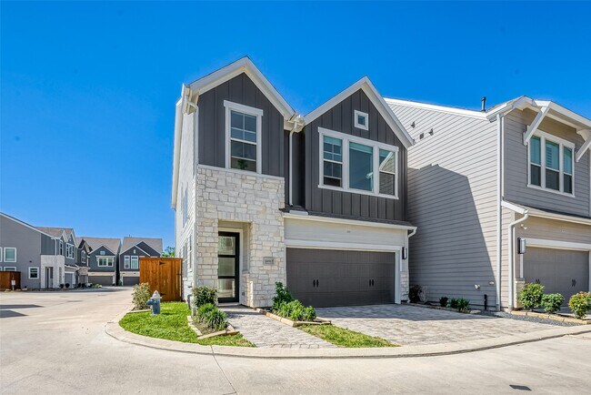 Primary Photo - 10915 Brambling Wood Dr