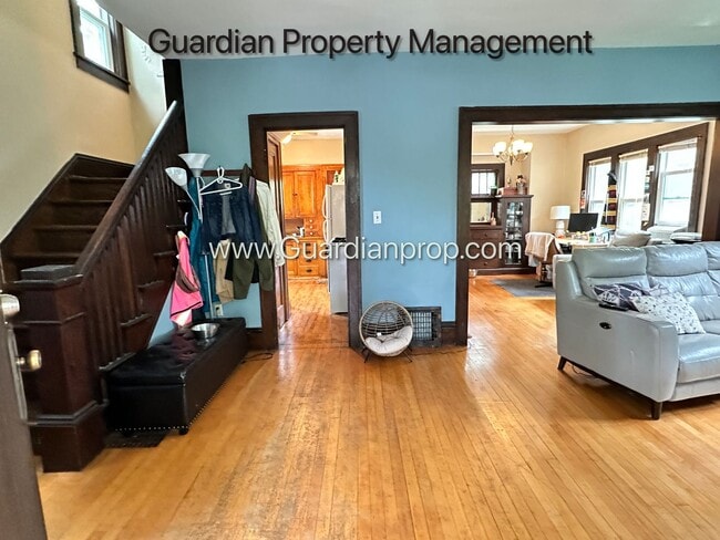 Building Photo - South Minneapolis Single Family Home, Fenc...