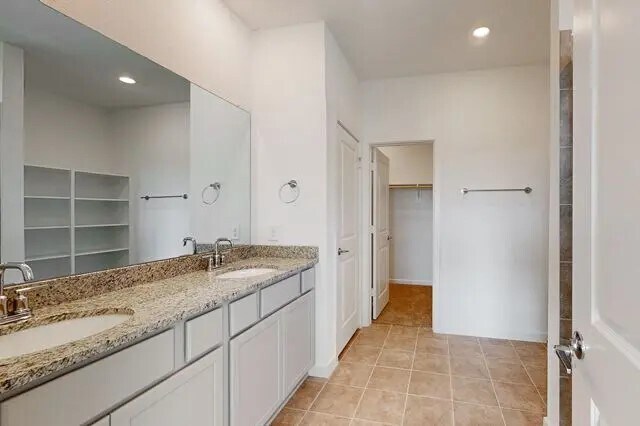 Building Photo - 21611 Shadowbrook Birch Dr