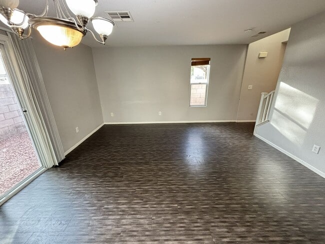 Building Photo - Gorgeous 3Bed/2.5Bath/2Car, 2-Story Home located in Spring Valley- $300 Off Move in Fees!