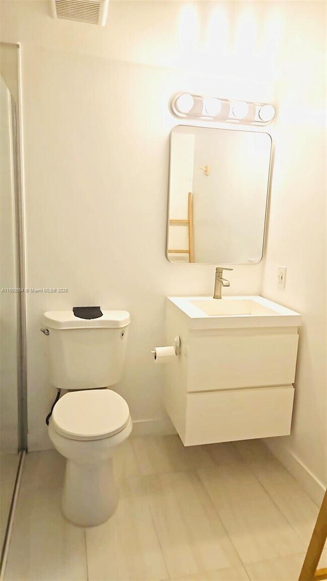 Building Photo - 1550 Drexel Ave