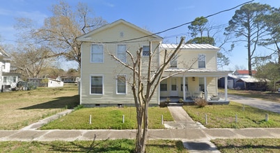 Building Photo - 802 N B St