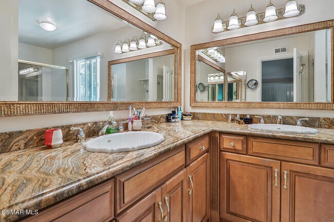 Building Photo - 2367 Silver Spring Dr