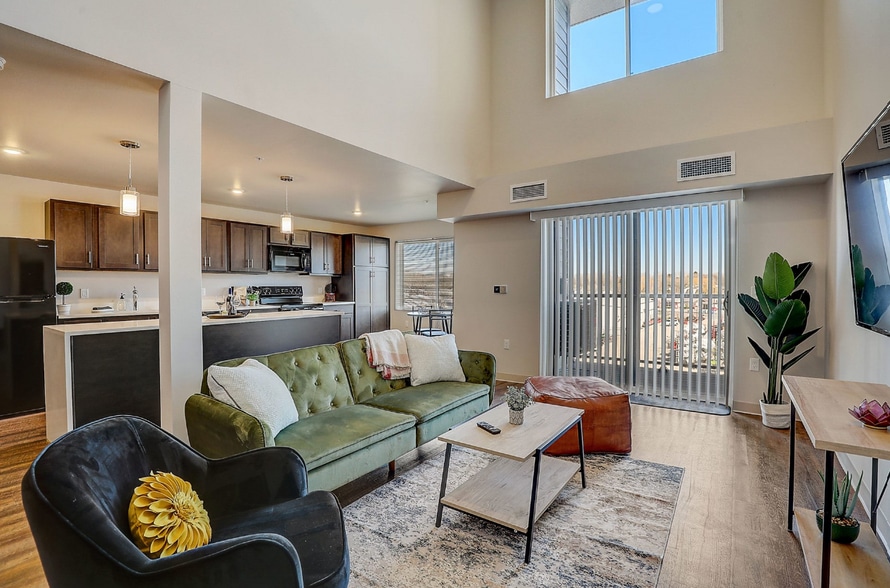 Primary Photo - The Aviary at Middleton Market