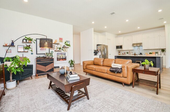 Building Photo - 4827 Avon Ridge Way