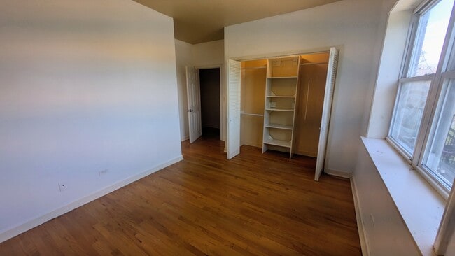 Building Photo - 3536 W Monroe St
