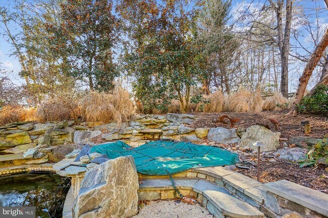 Building Photo - 9939 Bentcross Dr