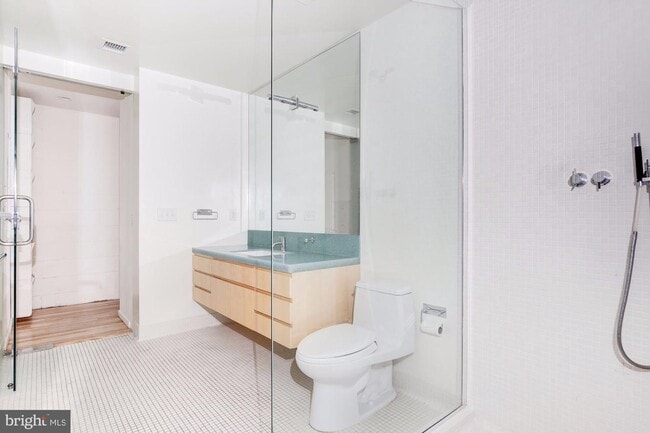 Building Photo - 437 New York Ave NW