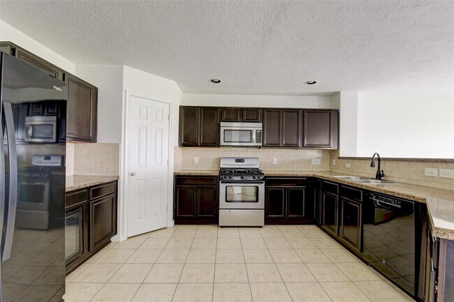 Building Photo - 834 Sweet Flower Dr