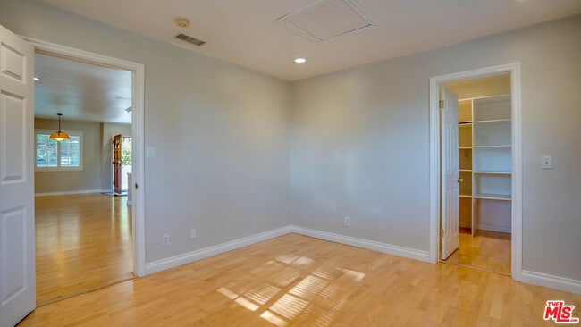 Building Photo - 9631 Crystal View Dr