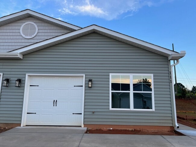 Building Photo - 111 Brawley Villas Pl