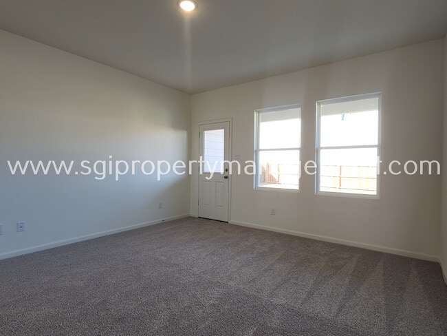 Building Photo - 1621 White Fir Ln