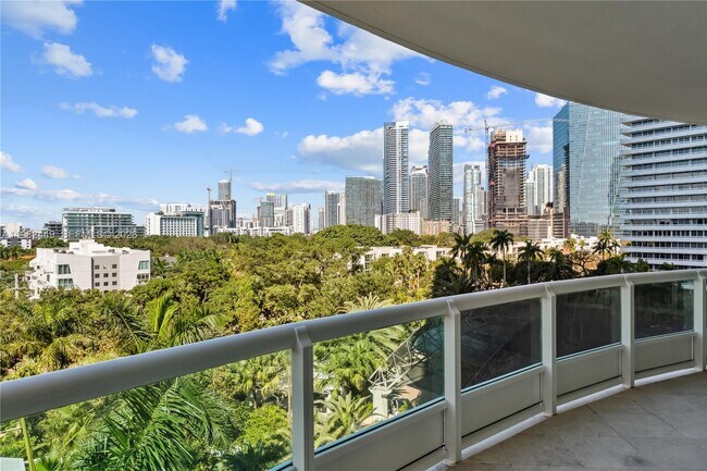 Building Photo - 1643 Brickell Ave