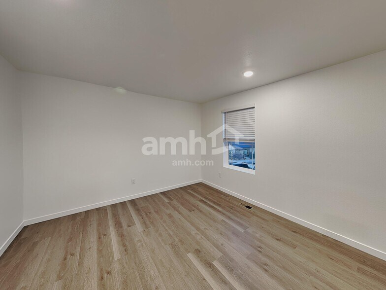 Building Photo - 26148 E Calhoun Pl