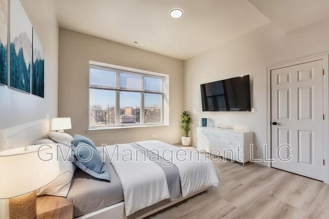 Building Photo - 1427 S Kedzie Ave