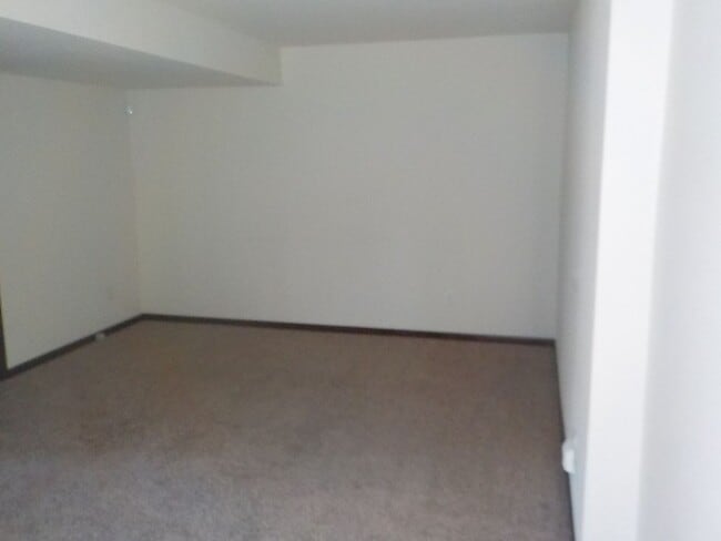 Building Photo - 1509 Hickory Ln