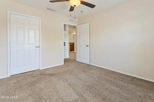 Building Photo - 1109 Lighthouse Rd