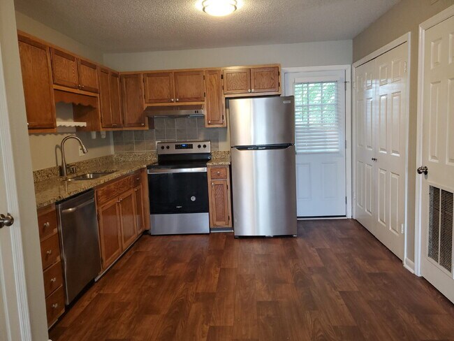 Building Photo - Section 8 welcome "Cozy 2-Bedroom Apartmen...