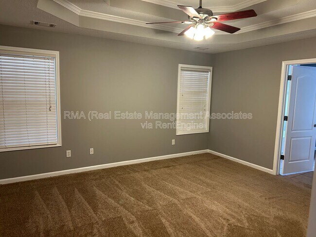 Building Photo - 648 Lynchburg St