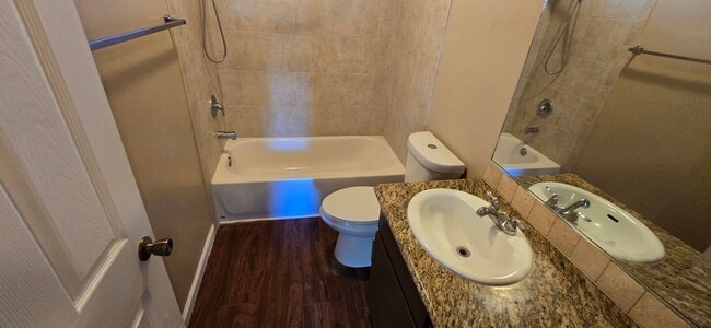 Building Photo - 2-bedroom 1 bath condo