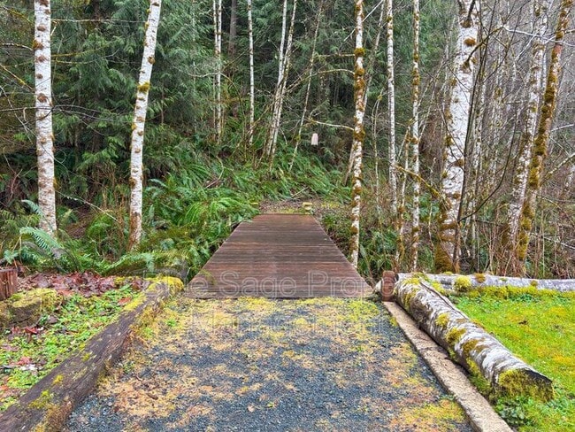 Building Photo - 241896 US-101