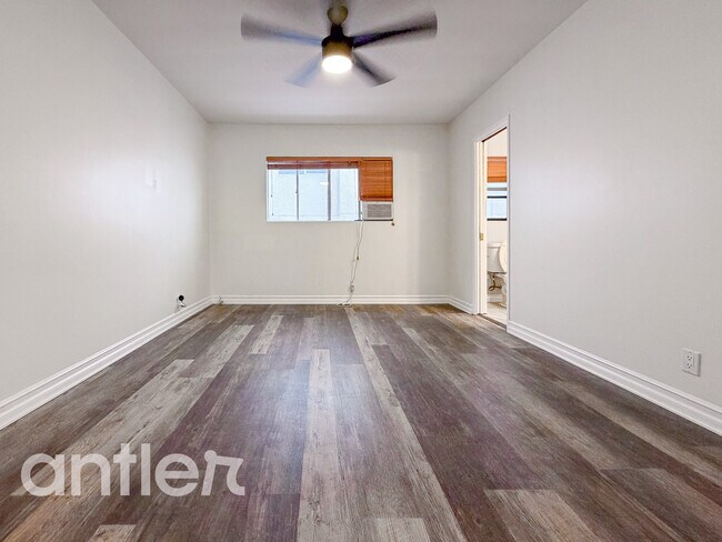 Building Photo - 14270 Dickens St