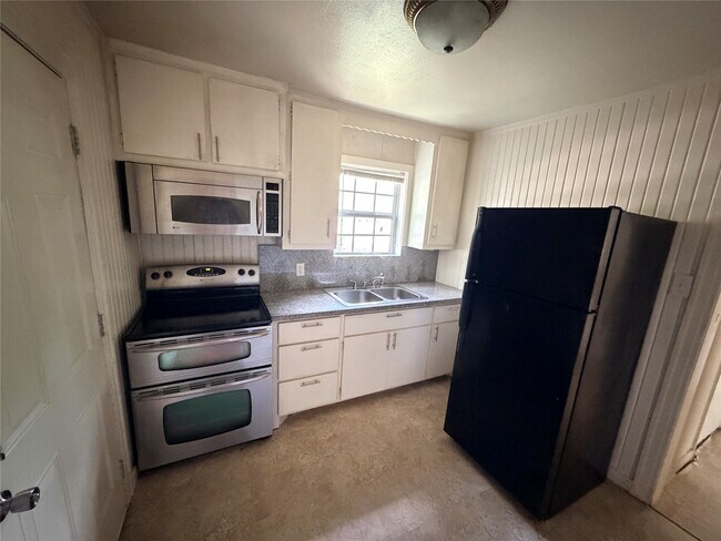 Building Photo - 2019 Alliance St