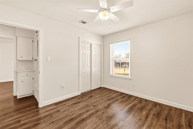 Building Photo - 2507 Biggs Dr