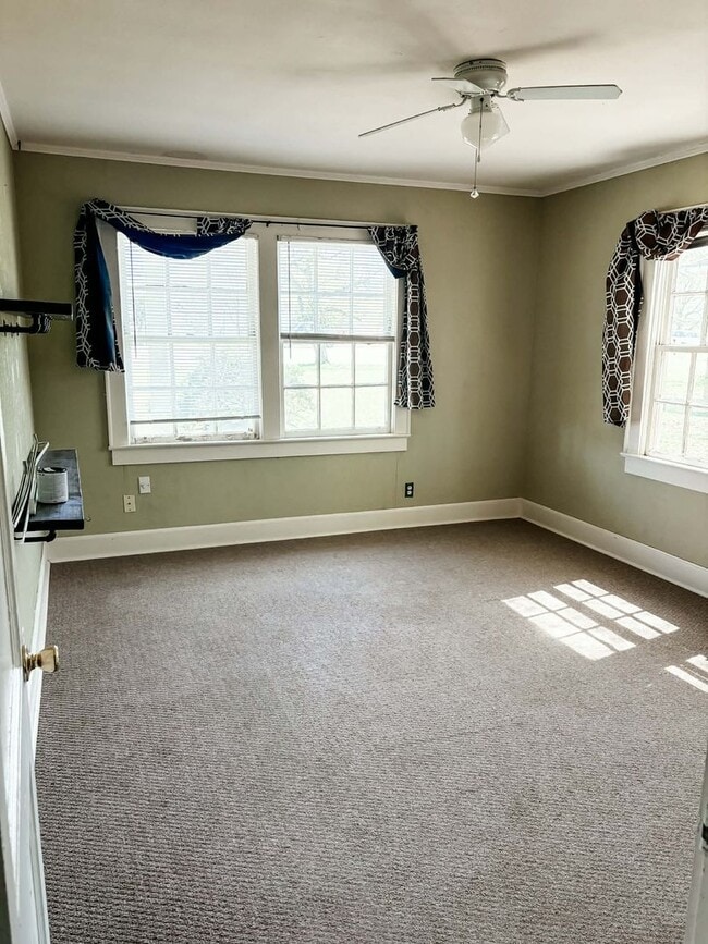 Building Photo - Charming 2-bedroom, 1-bath home