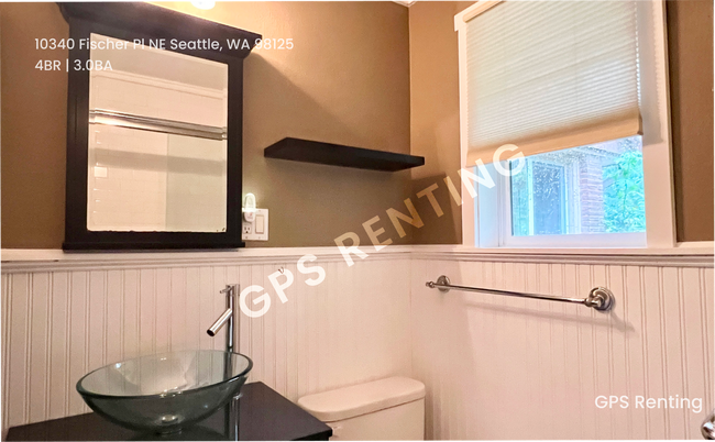 Building Photo - 10340 Fischer Pl NE