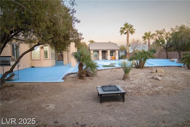 Building Photo - 5527 Breecher Ave