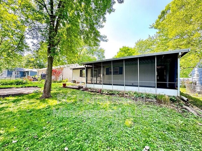 Building Photo - 5431 Outlook St