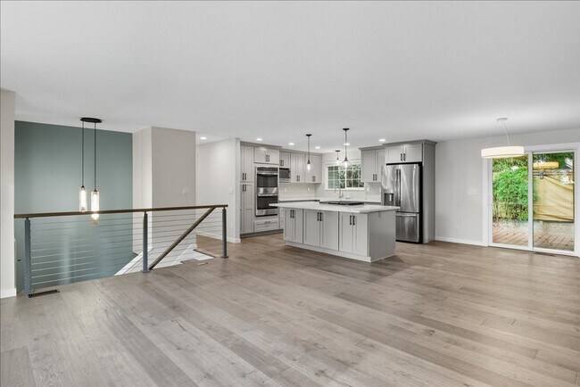 Building Photo - 4bd/2.5ba Woodinville