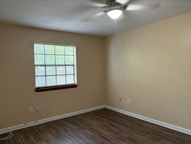 Building Photo - 1502 Belmont Rd
