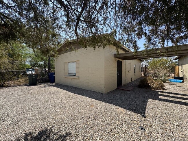 Building Photo - 2 Bedroom in central Tucson